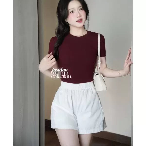 Cách phối áo thun ôm body cotton lông mịn Justdun B18 cho trang phục công sở thanh lịch