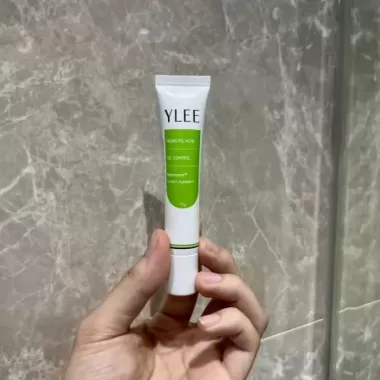 Combo 01 Sữa rửa mặt YLEE và 02 Gel giảm mụn YLEE cho da dầu mụn ,da mụn tuổi dậy thì 4 Combo 01 Sữa rửa mặt YLEE và 02 Gel giảm mụn YLEE cho da dầu mụn ,da mụn tuổi dậy thì 4