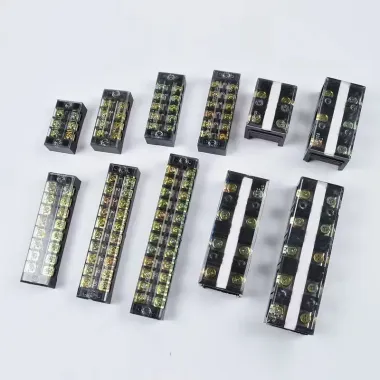 CÀU ĐẤU ĐIỆN DOMINO 15A-45A 4P 6P 12P - Giá Chỉ 5750 VNĐ