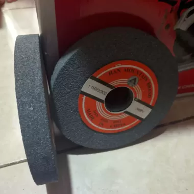Đá mài tròn, kích thước 150mm - Đá mài dao tròn gắn máy mài, đá mài cho máy mài 2 đá, phụ kiện máy mài 2 đá - HẢI MY STORE 1 Đá mài tròn, kích thước 150mm - Đá mài dao tròn gắn máy mài, đá mài cho máy mài 2 đá, phụ kiện máy mài 2 đá - HẢI MY STORE 1