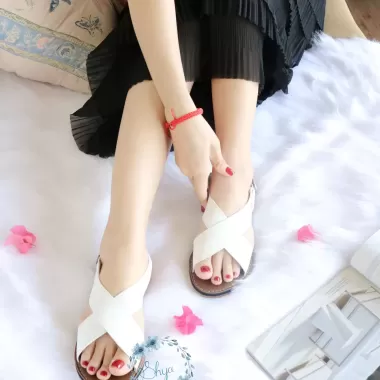 Dép đế bệt nữ da mềm thêu chữ thời trang dép quai ngang form rộng nhiều màu Hà Trang Shoes 5 Dép đế bệt nữ da mềm thêu chữ thời trang dép quai ngang form rộng nhiều màu Hà Trang Shoes 5