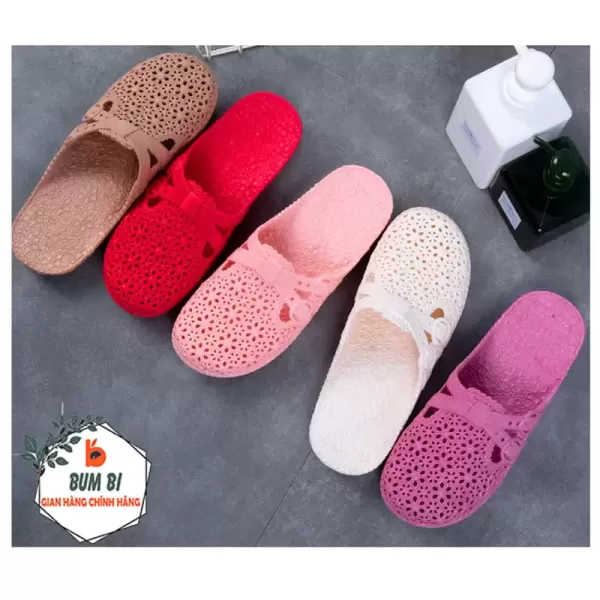 Hình ảnh sản phẩm Dép sục nữ nhựa dẻo bít đầu lỗ tổ ong thoáng khí êm chân chống trượt đi trong nhà S006