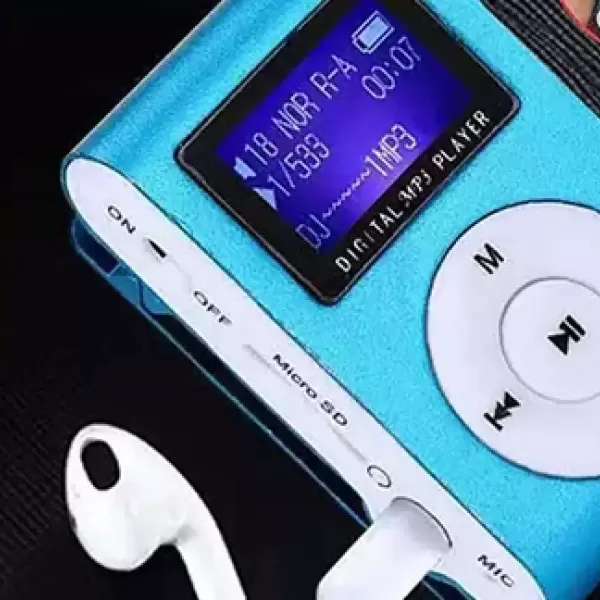 Hình ảnh sản phẩm Máy nghe nhạc mini mp3 phát và chơi nhạc mp4 kết nối bluetooth có màn hình lcd loa ngoài kèm thẻ nhớ tai nghe cáp sạc