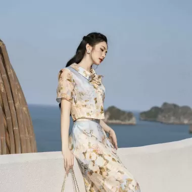 Set Sơ Mi Nữ Hana Phối Chân Váy Hoạ Tiết Ren Lỗ, Bộ Áo Chân Váy Sang Chảnh Tiểu Thư Tôn Dáng Đi Chơi LAGOO 5