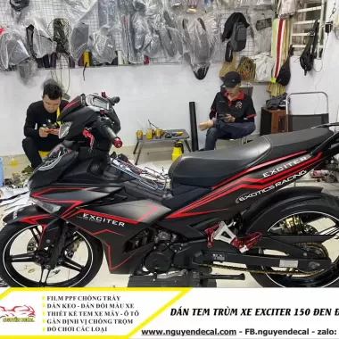 TEM CHẾ AXELO ĐỎ ĐEN DÁN XE ĐEN 6 TEM CHẾ AXELO ĐỎ ĐEN DÁN XE ĐEN 6