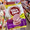 Bánh gạo One One khoai lang tím 166g 20 gói giá chỉ 37.000đ giảm từ 44.770đ 5