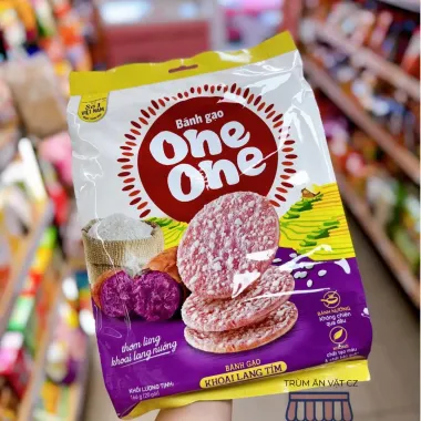 Bánh gạo One One khoai lang tím 166g 20 gói giá chỉ 37.000đ giảm từ 44.770đ
