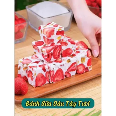 Bánh Sữa Dâu Tây Tươi Mềm Dẻo Giảm 10500đ - Thơm Ngon Sữa Dâu Độc Đáo Chỉ 49850đ
