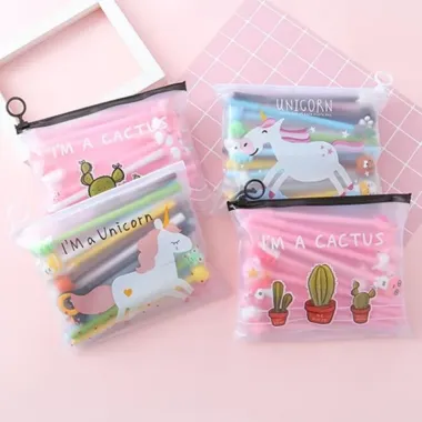 Combo Bút Gel Mực Tím Đen Xanh 3D Cute Kèm Túi Zip - Giá Rẻ 53.000đ Thay 68.370đ 6 Combo Bút Gel Mực Tím Đen Xanh 3D Cute Kèm Túi Zip - Giá Rẻ 53.000đ Thay 68.370đ 6