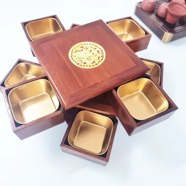 Khay Đựng Bánh Kẹo Mứt Tết Gỗ Óc Chó Cao Cấp 6 Ngăn 4 Ngăn Sang Trọng Giá Rẻ 1