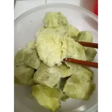 Khoai Tầng Mán Lòng Vàng Thơm Bở 3kg Tây Bắc Giá Cực SỐC 115000đ Khoai Tầng Mán Lòng Vàng Thơm Bở 3kg Tây Bắc Giá Cực SỐC 115000đ