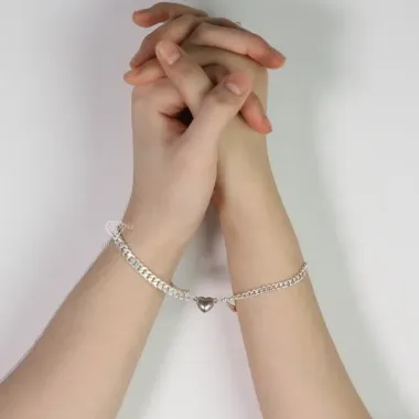 Vòng Tay Cặp Đôi Nam Châm Hình Trái Tim - Tình Yêu Đôi Lứa, Giá Chỉ 14500đ 1