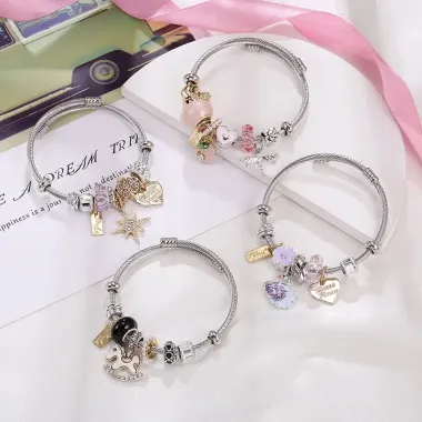 Vòng Tay Titan Charm Vương Miện Tình Yêu - Lắc Tay Khắc Ghi Sáo Giá 100K 5