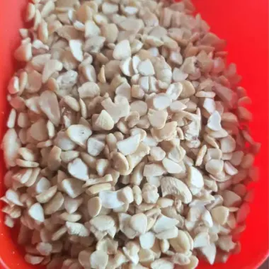 1 kg Hạt điều tươi nấu sữa vụn Cam Kết Hàng mới không hôi dâu, không chất bảo quản 2 1 kg Hạt điều tươi nấu sữa vụn Cam Kết Hàng mới không hôi dâu, không chất bảo quản 2