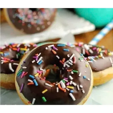 Bánh Donut Socola Phủ Cốm Cầu Vồng Mix Vị Siêu Ngon - Giảm 21% Còn 97.020đ 6 Bánh Donut Socola Phủ Cốm Cầu Vồng Mix Vị Siêu Ngon - Giảm 21% Còn 97.020đ 6