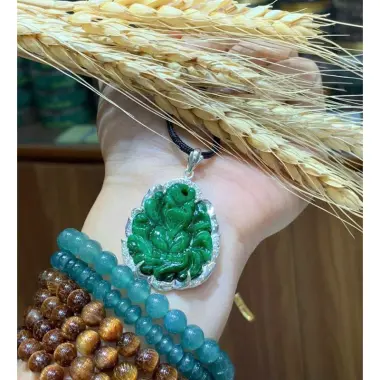 Dây Đeo Cổ Hồ Ly Chúa Xoè Đuôi Ngọc Sơn Thủy - Tặng Dây Đeo - Giảm 130k Còn 490k 3 Dây Đeo Cổ Hồ Ly Chúa Xoè Đuôi Ngọc Sơn Thủy - Tặng Dây Đeo - Giảm 130k Còn 490k 3