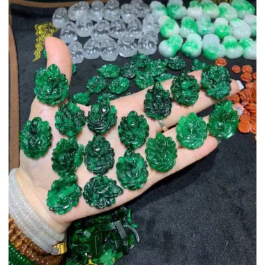 Dây Đeo Cổ Hồ Ly Chúa Xoè Đuôi Ngọc Sơn Thủy - Tặng Dây Đeo - Giảm 130k Còn 490k 11 Dây Đeo Cổ Hồ Ly Chúa Xoè Đuôi Ngọc Sơn Thủy - Tặng Dây Đeo - Giảm 130k Còn 490k 11