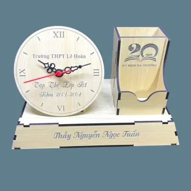 Đồng Hồ Gỗ Khắc Logo Để Bàn Giá Sỉ 52.324đ - Quà Tặng Doanh Nghiệp Cá Tính 2 Đồng Hồ Gỗ Khắc Logo Để Bàn Giá Sỉ 52.324đ - Quà Tặng Doanh Nghiệp Cá Tính 2