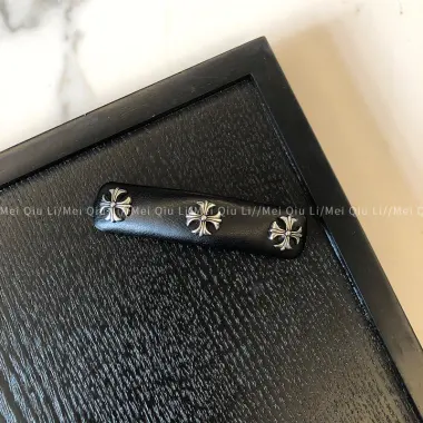 Kẹp Tóc Nữ Đẹp - Crow Cross Grab Clip Độc Đáo Giá Rẻ 49k Thay Vì 60k! 13 Kẹp Tóc Nữ Đẹp - Crow Cross Grab Clip Độc Đáo Giá Rẻ 49k Thay Vì 60k! 13