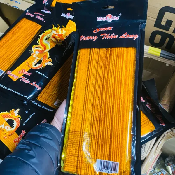 Hình ảnh sản phẩm [Tặng 2 Quà Ăn Vặt Ngẫu Nhiên] Sỉ Combo 2 Bịch Que Cay Vương Thần Long 220g Khủng Lồ thơm cay, hấp dẫn