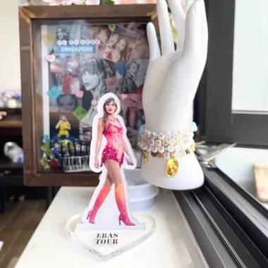 Tượng Taylor Swift ERAS TOUR - Standee Taylor Swift Giá Cực Sốc 55k Thay 67k