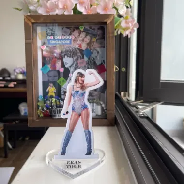 Tượng Taylor Swift ERAS TOUR - Standee Taylor Swift Giá Cực Sốc 55k Thay 67k