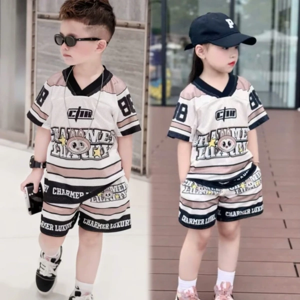 Trải nghiệm thực tế: Các bậc phụ huynh chia sẻ cảm nhận khi mặc bộ đồ Boy Phố phong cách cho bé trai