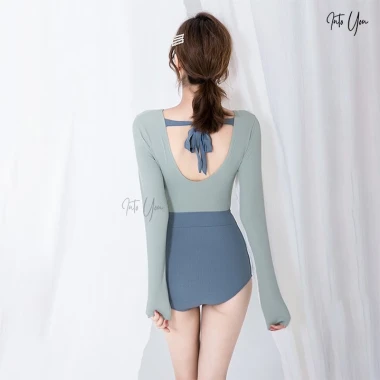 Áo Bơi Nữ Dài Tay Xẻ Ngực V Quyến Rũ - Bikini Liền Thân Đi Biển Giá Cực Sốc 320k 3 Áo Bơi Nữ Dài Tay Xẻ Ngực V Quyến Rũ - Bikini Liền Thân Đi Biển Giá Cực Sốc 320k 3