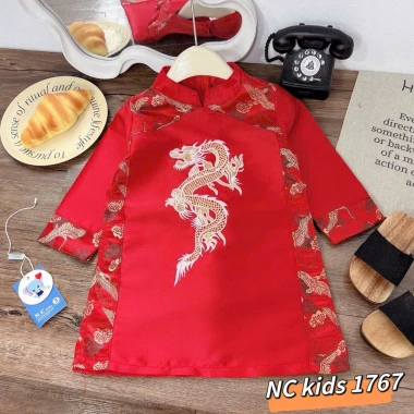 Áo dài bé trai thêu rồng tinh xảo, áo tết Năm Thìn 2.024 – Giá ưu đãi 150.000 5 Áo dài bé trai thêu rồng tinh xảo, áo tết Năm Thìn 2.024 – Giá ưu đãi 150.000 5