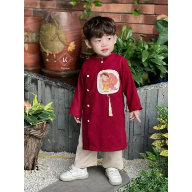 Áo dài Tết bé trai KAMACA nhung cao cấp, hình bé dễ thương đỏ-vàng, giảm 299.200 6 Áo dài Tết bé trai KAMACA nhung cao cấp, hình bé dễ thương đỏ-vàng, giảm 299.200 6