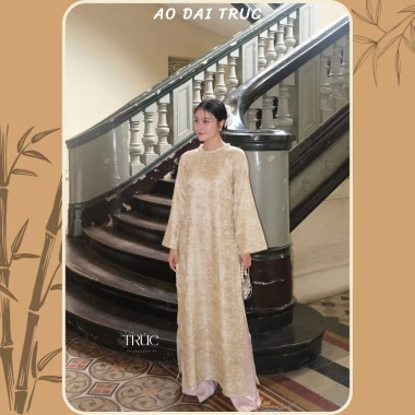 Áo dài Tết cách tân nữ Tiểu Mai dáng suông cổ tròn gấm Châu Sa đính đá, tay dài mặc sang trọng - Áo dài Trúc 4