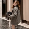 Áo khoác blazer len dáng rộng phong cách Hàn Quốc – thời trang thu đông 2.022 giá ưu đãi 3