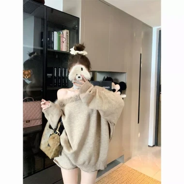 Áo len chui đầu hở vai dáng rộng dệt kim mùa thu 2.025 phong cách mới - giá giảm 656.013