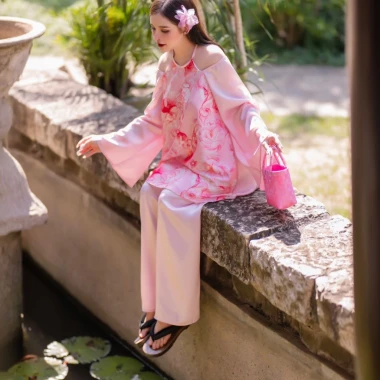 Áo Yếm Lụa Cách Điệu Trung Thu Sen Huế Hội An Giảm 20% Còn 439k 5 Áo Yếm Lụa Cách Điệu Trung Thu Sen Huế Hội An Giảm 20% Còn 439k 5