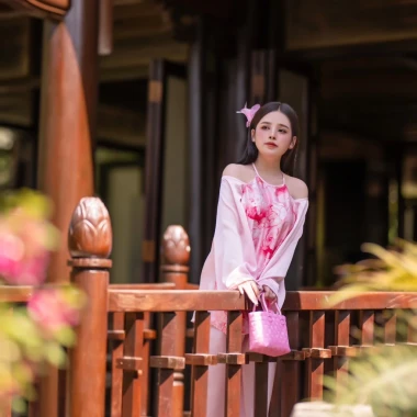 Áo Yếm Lụa Cách Điệu Trung Thu Sen Huế Hội An Giảm 20% Còn 439k 6 Áo Yếm Lụa Cách Điệu Trung Thu Sen Huế Hội An Giảm 20% Còn 439k 6