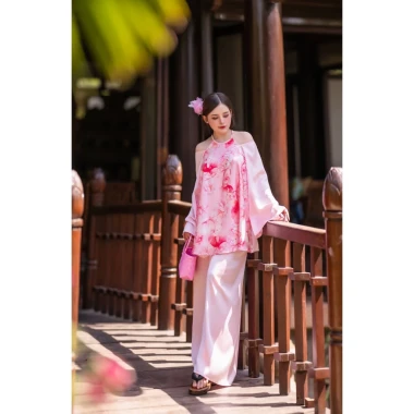 Áo Yếm Lụa Cách Điệu Trung Thu Sen Huế Hội An Giảm 20% Còn 439k 13 Áo Yếm Lụa Cách Điệu Trung Thu Sen Huế Hội An Giảm 20% Còn 439k 13