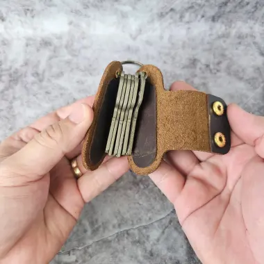 Bao Đựng Chìa Khóa Da Thủ Công - Khắc Miễn Phí - Giá Chỉ 40K Thay Vì 49.6K 9 Bao Đựng Chìa Khóa Da Thủ Công - Khắc Miễn Phí - Giá Chỉ 40K Thay Vì 49.6K 9