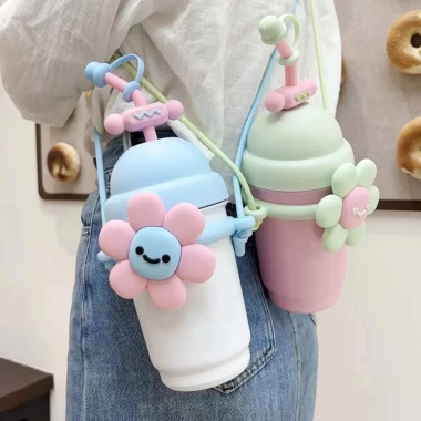 Bình Giữ Nhiệt Bông Hoa Cute 700ML Inox Cao Cấp 316 Có Ống Hút, Có Dây Đeo Tặng Sticker+ Cọ Vệ Sinh Ống Tiện House 9 Bình Giữ Nhiệt Bông Hoa Cute 700ML Inox Cao Cấp 316 Có Ống Hút, Có Dây Đeo Tặng Sticker+ Cọ Vệ Sinh Ống Tiện House 9