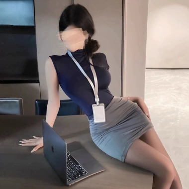 Bộ đồ cosplay thư ký kèm chip + huy hiệu 2