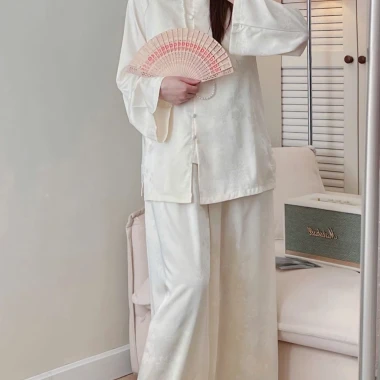 Bộ lam gấm dài tay, set đồ đi chùa cài cúc cổ tròn Tết 2.026 Giá ưu đãi 289.100 3