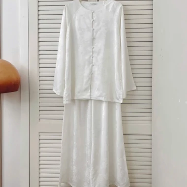 Bộ lam gấm dài tay, set đồ đi chùa cài cúc cổ tròn Tết 2.026 Giá ưu đãi 289.100 5