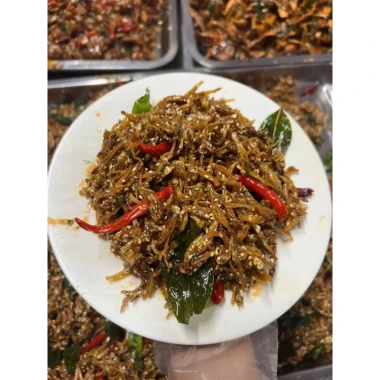 Cá Cơm Rim Quảng Ninh Siêu Ngon Đóng Hộp 200g - Giá Khuyến Mãi Chỉ 79,050đ 3 Cá Cơm Rim Quảng Ninh Siêu Ngon Đóng Hộp 200g - Giá Khuyến Mãi Chỉ 79,050đ 3