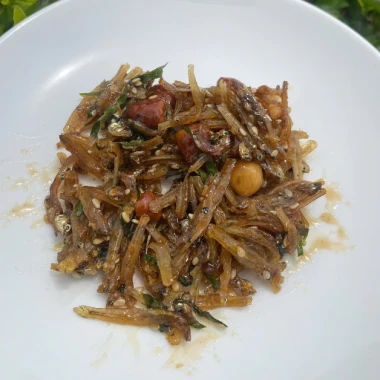 Cá Cơm Rim Quảng Ninh Siêu Ngon Đóng Hộp 200g - Giá Khuyến Mãi Chỉ 79,050đ 5 Cá Cơm Rim Quảng Ninh Siêu Ngon Đóng Hộp 200g - Giá Khuyến Mãi Chỉ 79,050đ 5