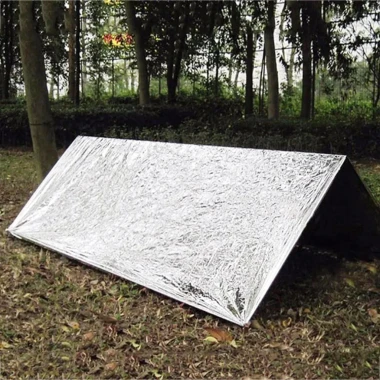 Chăn giữ nhiệt Mylar gấp gọn tiện lợi cho outdoor giá 29920đ - Chăn giữ ấm ngoài trời 3