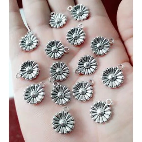 Cách chọn mẫu charm giá sỉ 35k/50g phù hợp với phong cách cá nhân