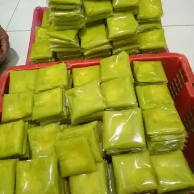 Đặc sản Hà Nội Bánh Cốm Hàng Than 30 cái giá rẻ chỉ 200k giảm từ 260k 3 Đặc sản Hà Nội Bánh Cốm Hàng Than 30 cái giá rẻ chỉ 200k giảm từ 260k 3
