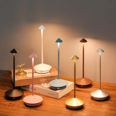 Đèn Bàn LED Cảm Ứng Kim Loại Cao Cấp 3 Chế Độ Màu Đèn Bàn Decor Phòng Ngủ Phòng Khách Studio Quán Cafe D-03 2 Đèn Bàn LED Cảm Ứng Kim Loại Cao Cấp 3 Chế Độ Màu Đèn Bàn Decor Phòng Ngủ Phòng Khách Studio Quán Cafe D-03 2