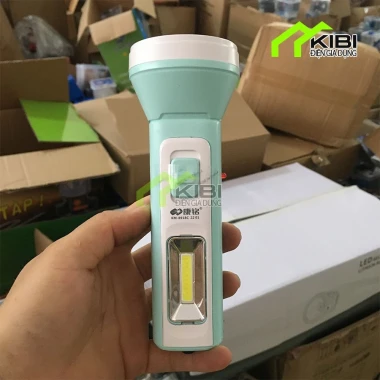 Đèn pin cầm tay sạc điện KM 8.918 giảm giá 57.000 VND siêu bền cổng sạc tiện lợi