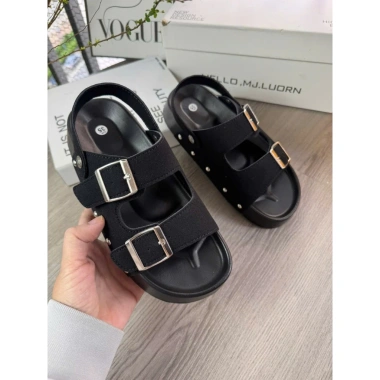 Dép sandal nữ quai hậu khoá cài đinh cá tính - Đế cao cấp, giảm giá 109.000 VNĐ