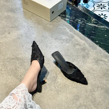 Dép sục nữ guốc cao 3cm mũi nhọn ren hoa, cực xinh giá 189.000 - giảm ngay